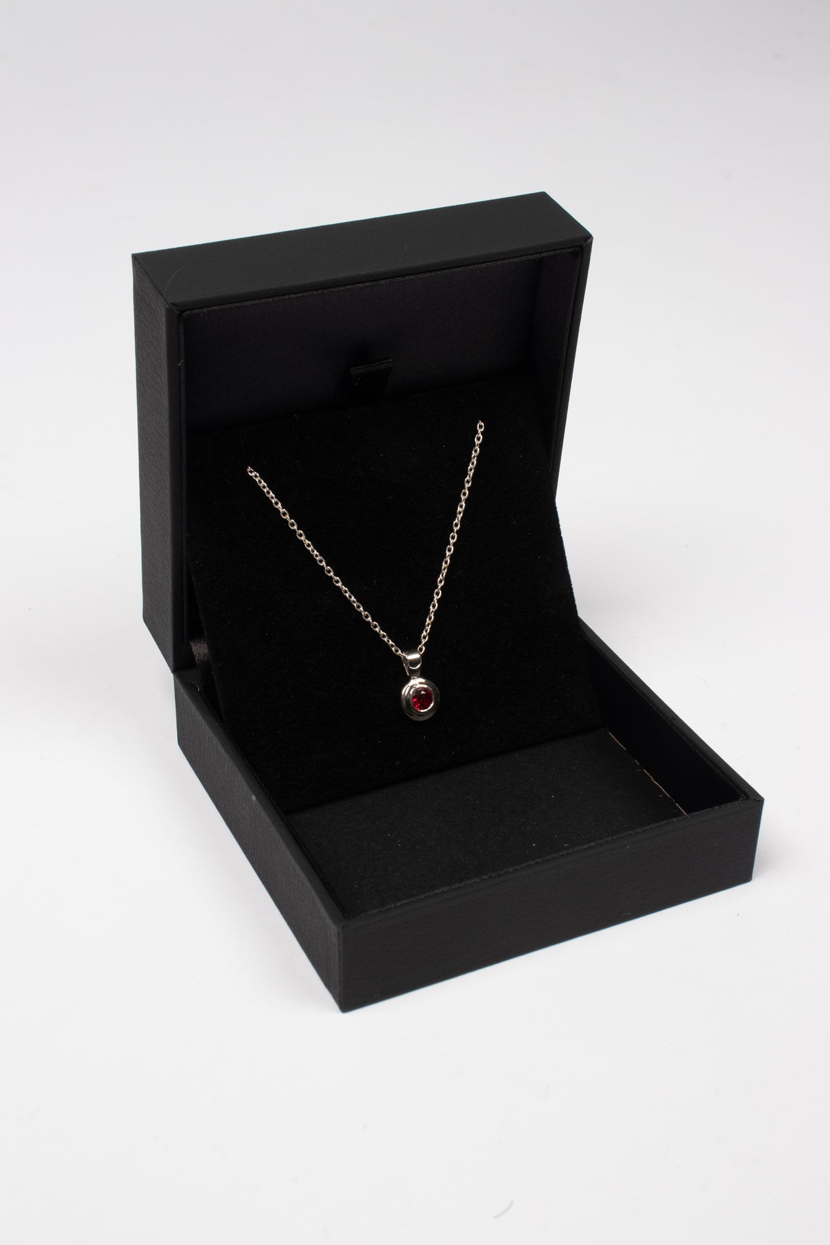 Iris pendant