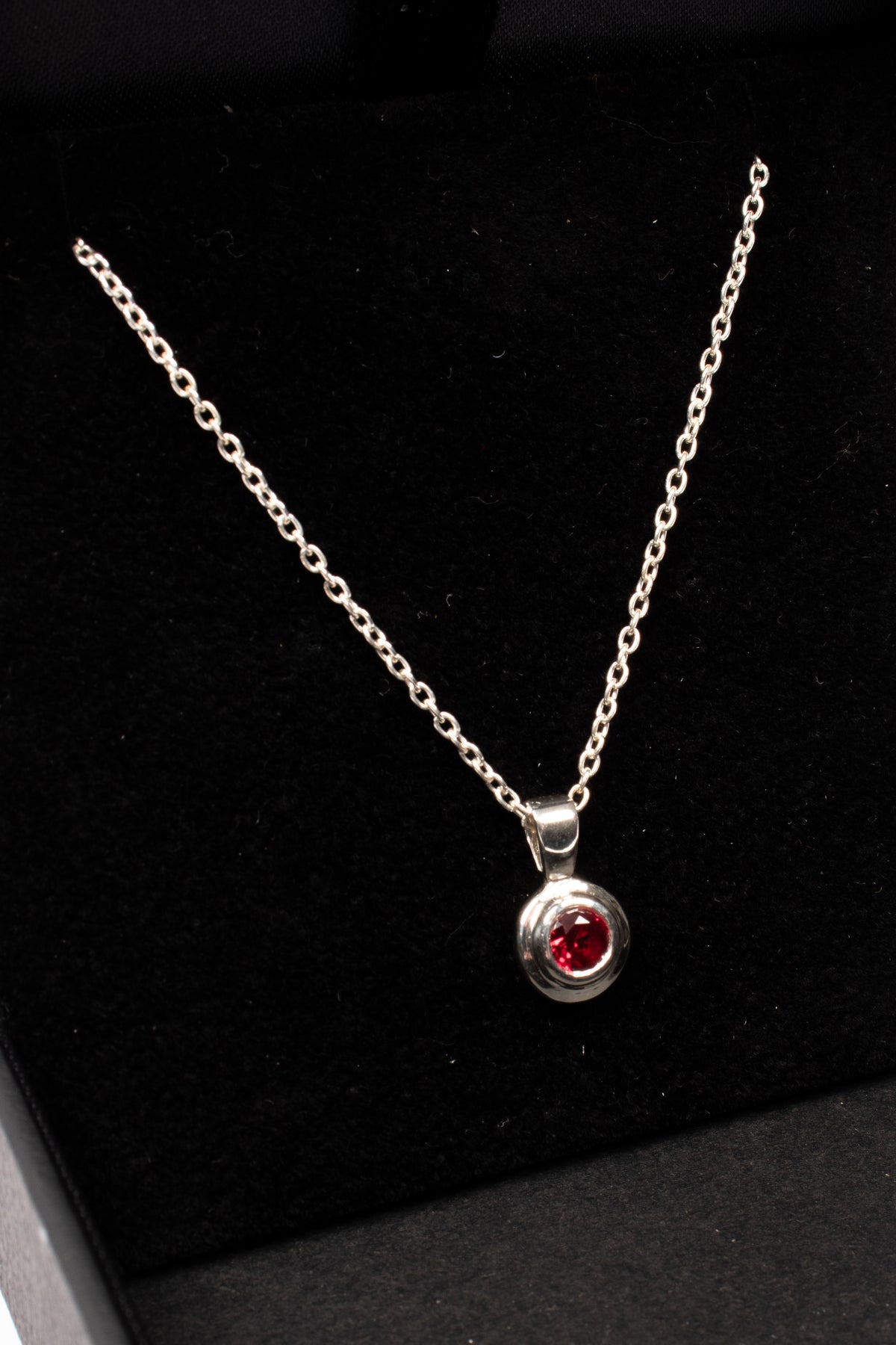 Iris pendant